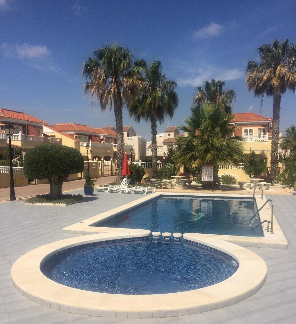 Torrevieja, La Torreta Ground Floor Apartment With Large Private Patio Garden ภายนอก รูปภาพ
