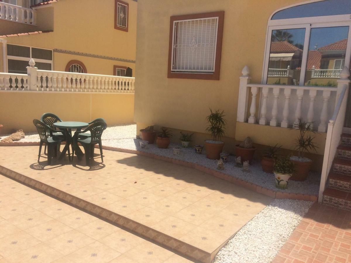 Torrevieja, La Torreta Ground Floor Apartment With Large Private Patio Garden ภายนอก รูปภาพ